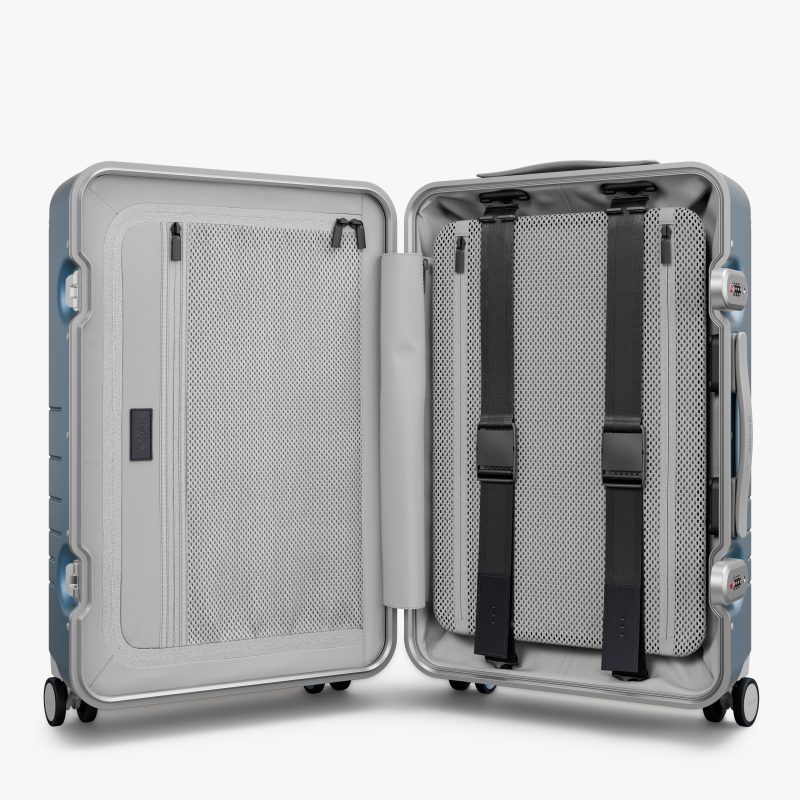 Luggage Hybrid CarryOnPlus ElementalBlue Interior fa0af4d7 bdea 415e a67b 3f035e9954bd