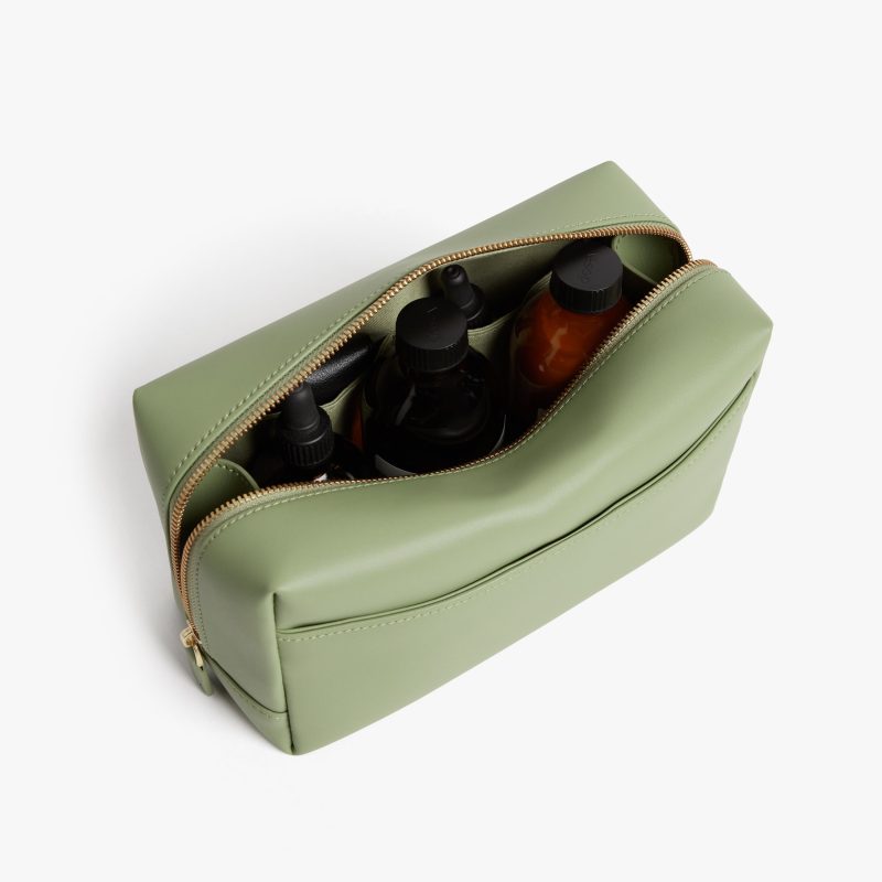 MonosSJ Metro Toiletry Case Large PDP 5 Open2 3200x3200 f88ac4e5 c025 4ea3 9a5e d1640cdbfea2