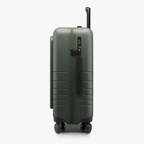 Product CarryOn Pro OliveGreen Side d4fe4226 f828 4799 a4a4 c90f4385717a