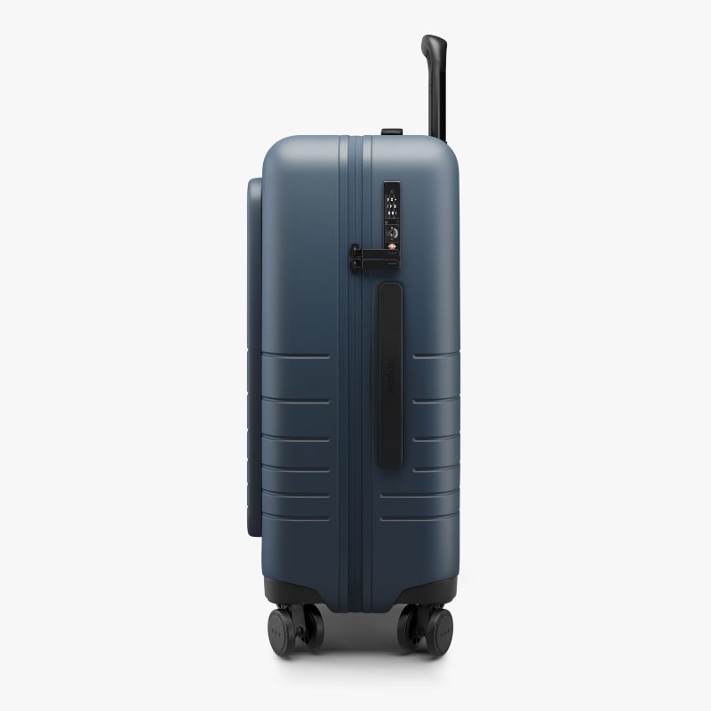 Product CarryOn Pro Plus OceanBlue Side f3309929 a9ae 4495 a6e8 99d0130abb23