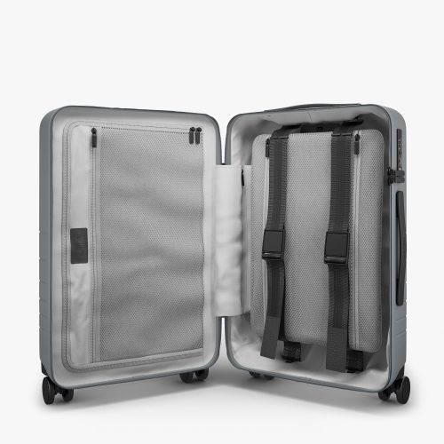 Product CarryOn StormGrey Interior 29cd29d3 fa5f 4601 93a7 a4ea45b864ee